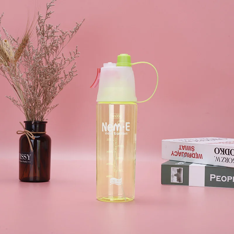 Пластиковая бутылка с распылителем USSC для воды спортивный чайник на открытом