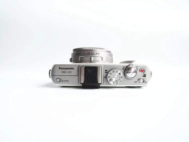 Б/у, цифрового фотоаппарата Panasonic Lumix DMC-LX5 10,1 MP Цифровая Камера с 3.8x оптическим стабилизатором изображения и 3,0-дюймовый ЖК-дисплей-черный