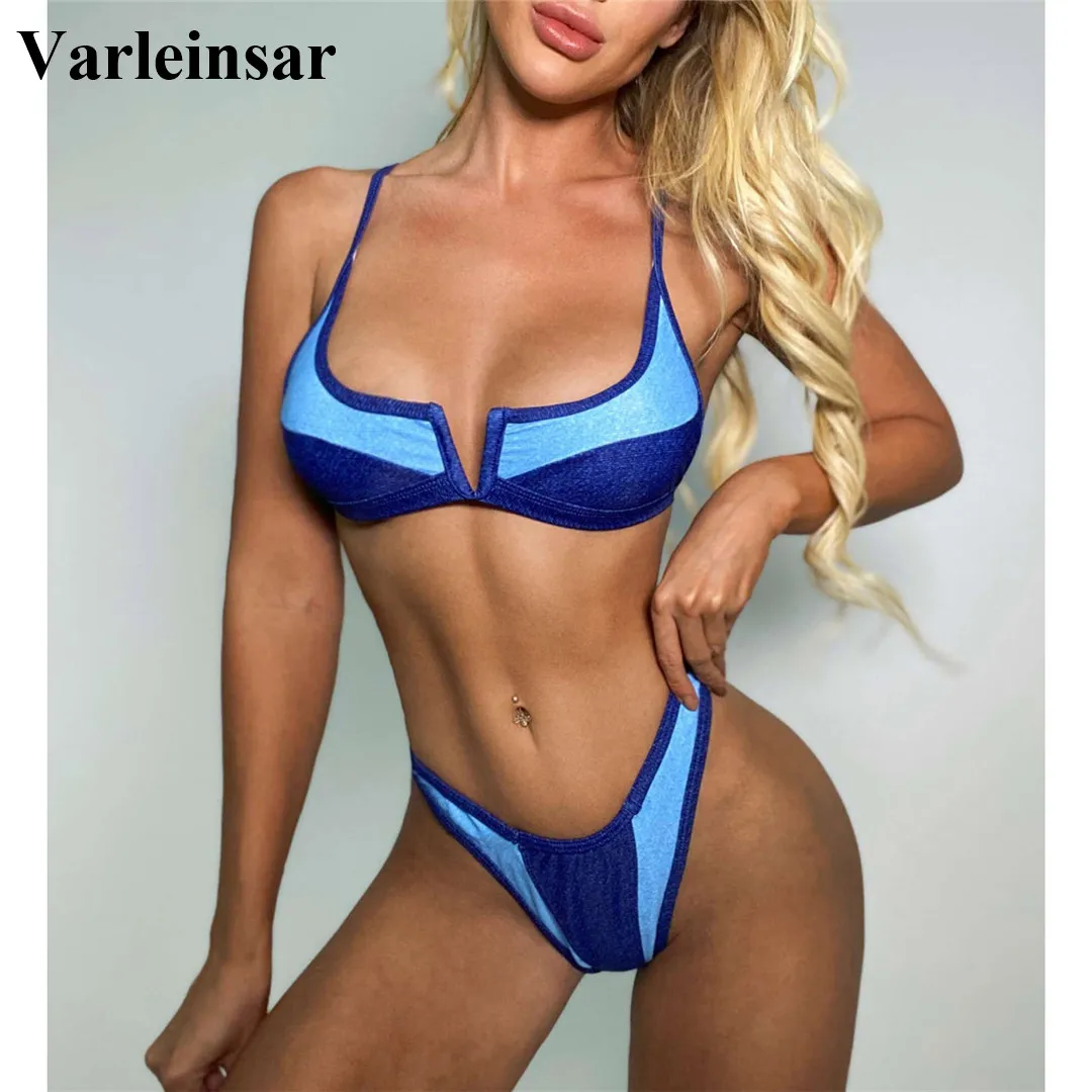 Женский раздельный купальник с V-образным вырезом и лямкой на шее |