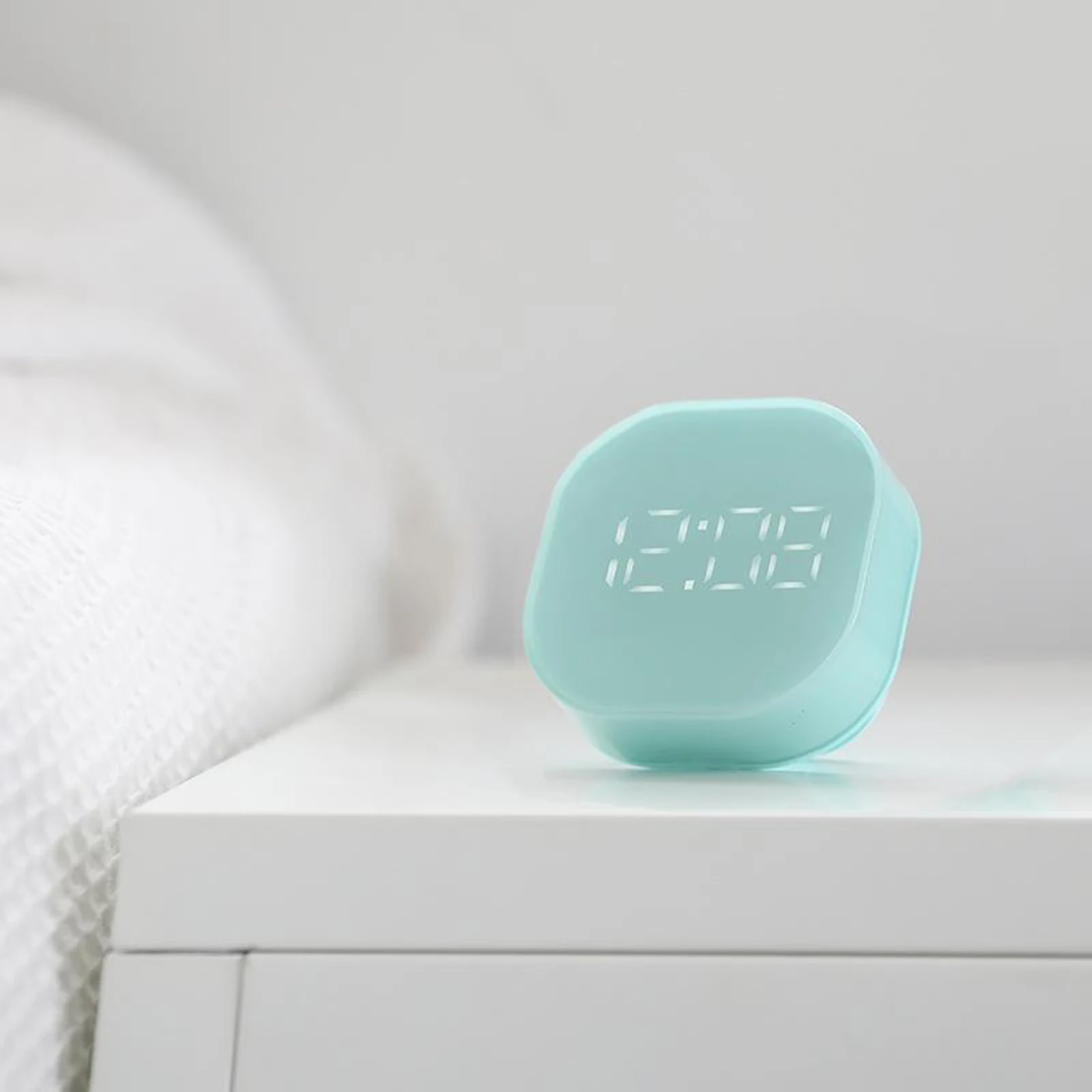 Mini Cube Bedside Digital Loud Alarm Clock Magnetic 12/24H Home Office Timer | Дом и сад
