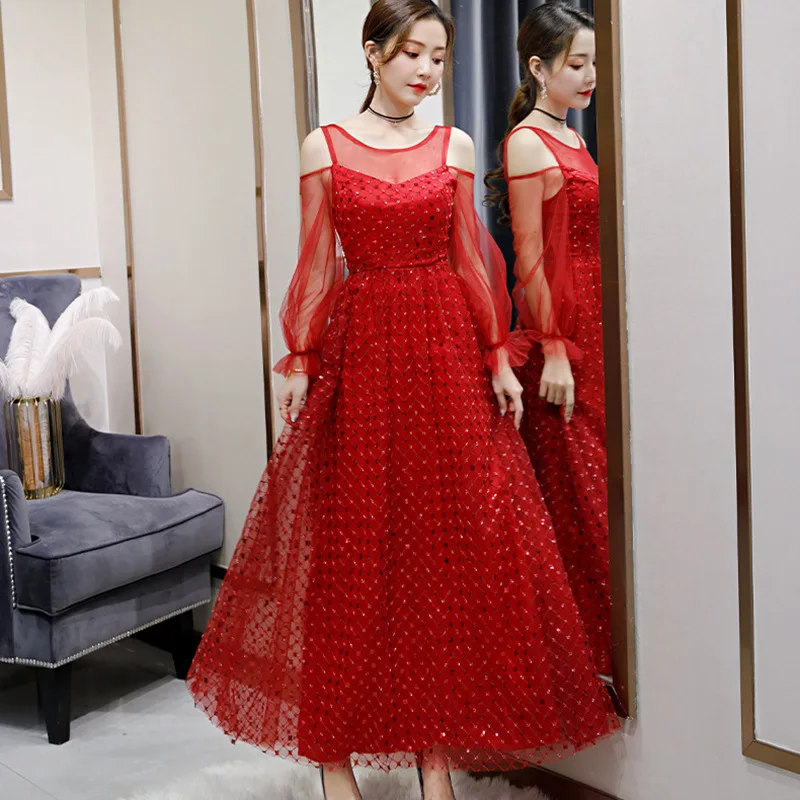 Красные вечерние платья с круглым вырезом открытыми плечами длинными рукавами