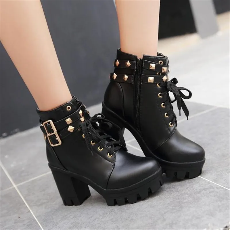 Женские ботинки Уличная обувь из мягкой кожи мотоциклетные уличные высокие в