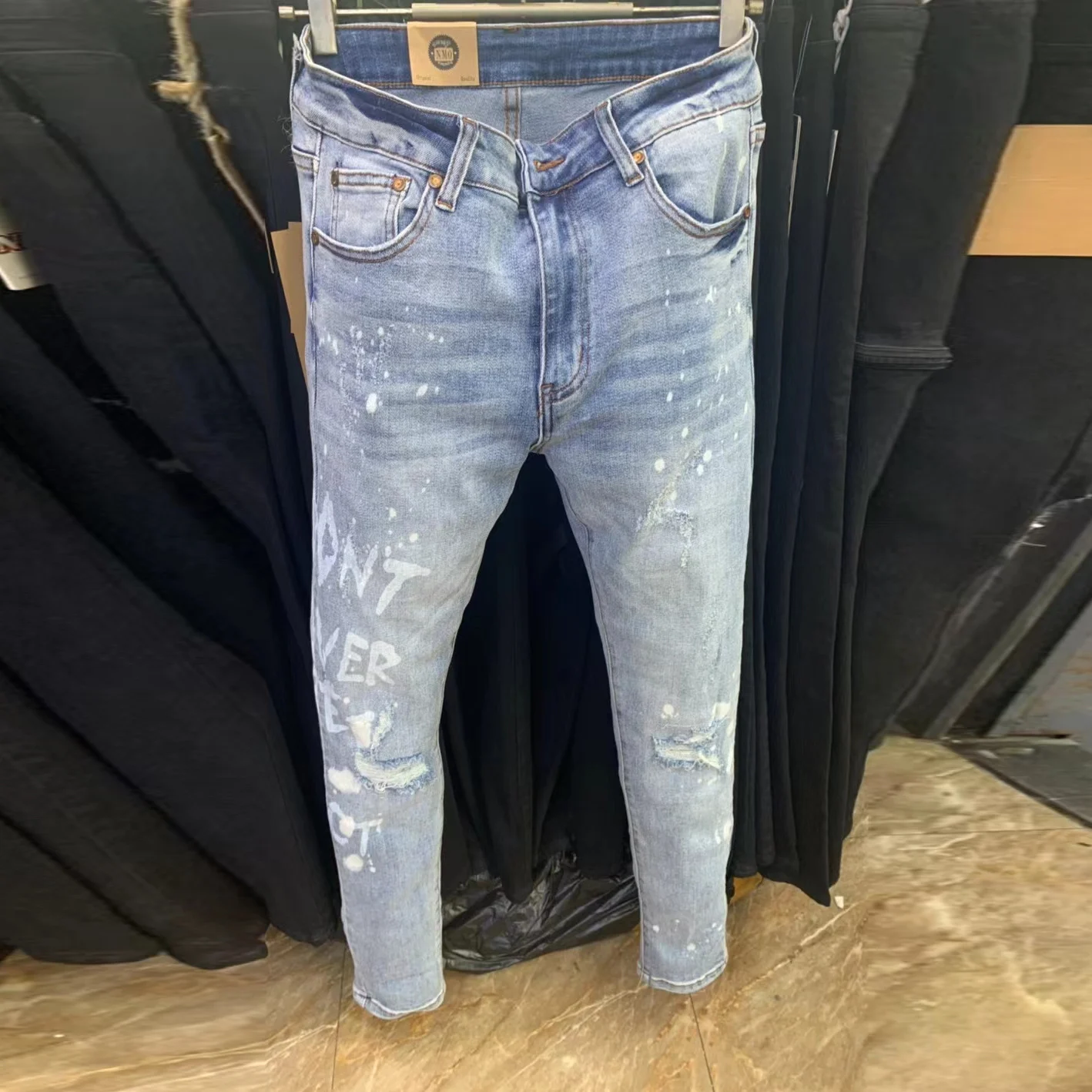 Модные брендовые мужские джинсовые брюки облегающие с буквенным принтом