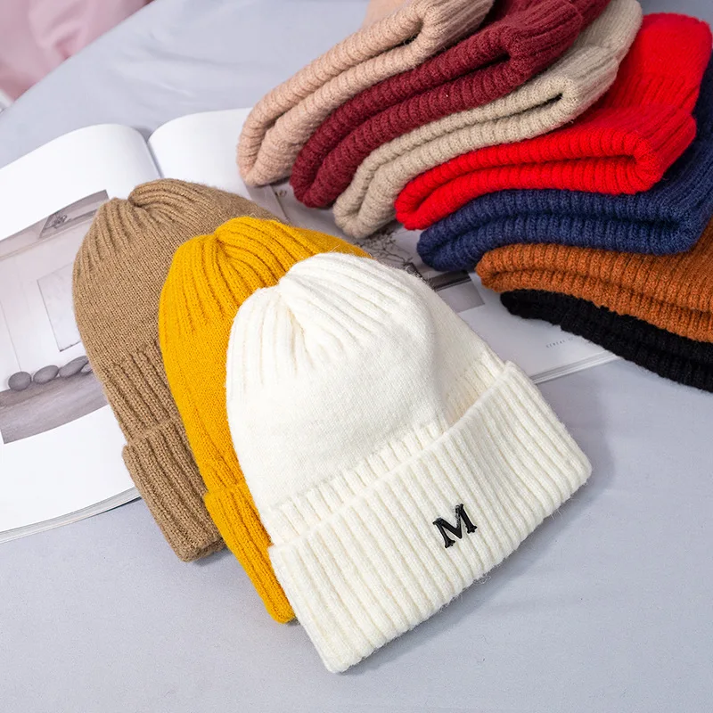 Женская шапка с буквенным принтом M Beanies однотонная шерстяная утолщенная зимняя