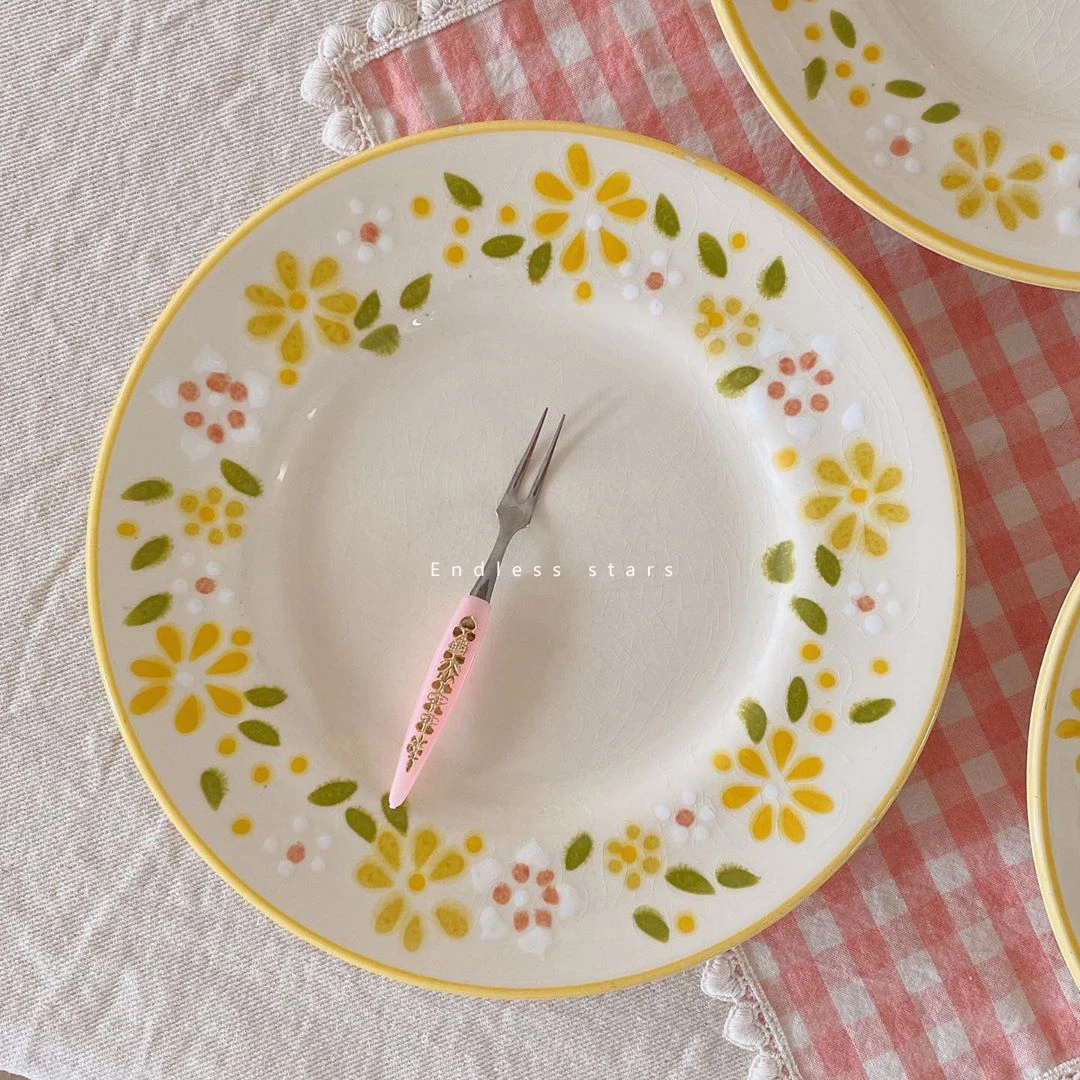 

European Ceramic Coffee Cup Set White Cute Creative Royal Tea Cup Set Small Flower Vintage Tazas De Cafe Drinkware EB50BD