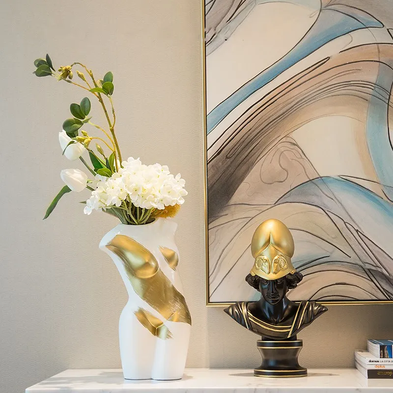 

Creative character sculpture decoration European home decoration light luxury living room TV cabinet decoration resin crafts