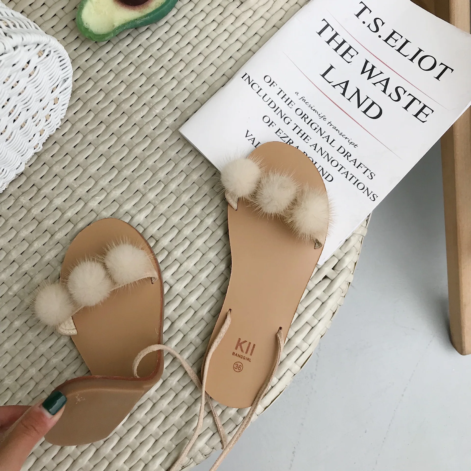 

Casual Woman Shoe Round Toe Patent Leather Ballet Flats New Basic Leisure Cotton Fabric Fretwork PU Solid Lace-Up Rubber