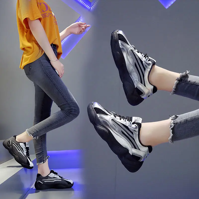 Женские кроссовки с блестками Серые на толстой платформе повседневная