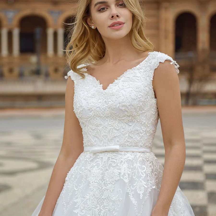 

New Princess Wedding Dress Robe De Mariage Cap Sleeve V neck Delicate Lace Applique Ball Gown Bridal Gown Bride Dresses