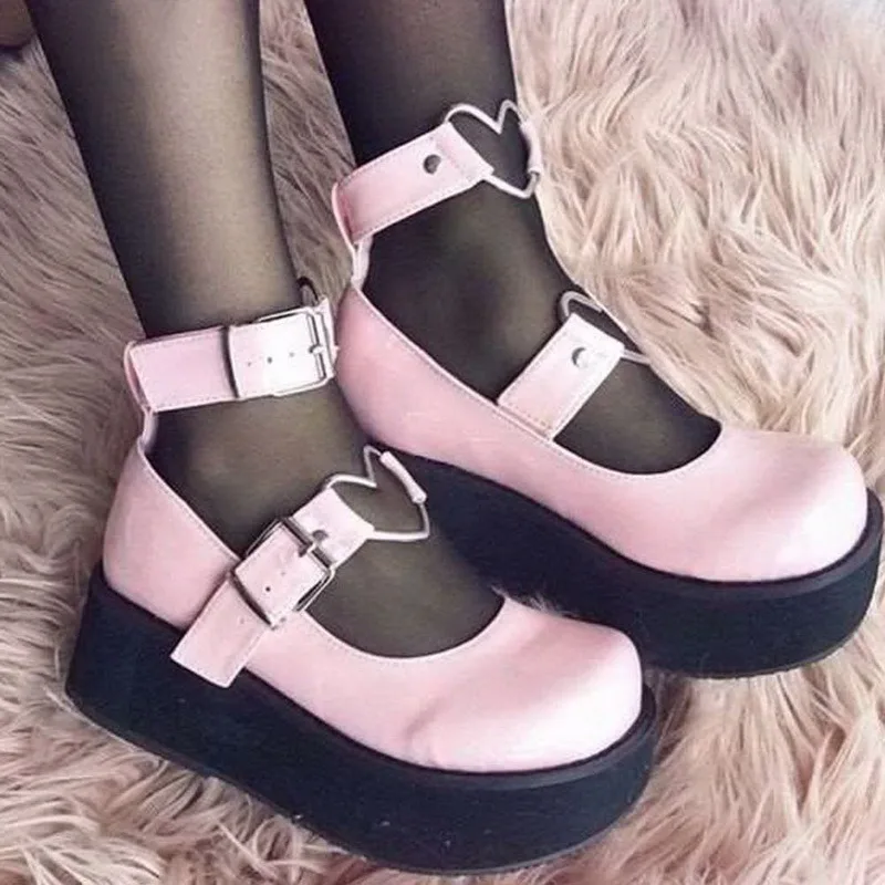

2021 Brand New Plus Size 43 Sweet Gothic Style Girls Pink Black Heart Decoration Mary Janes Flats Platform Shoes Women