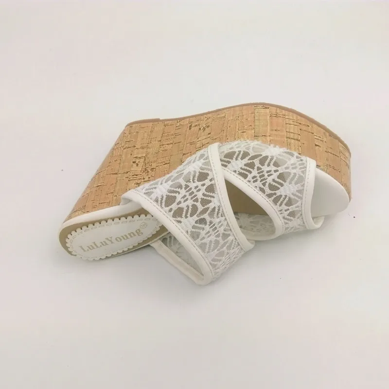 Женские босоножки на танкетке шнуровка открытый носок высокий каблук тапки