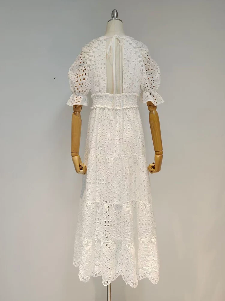 

Solid color V-neck laces leaky back pleated high waist hollow lace dress women's summer new style loose big hem Puff skirt