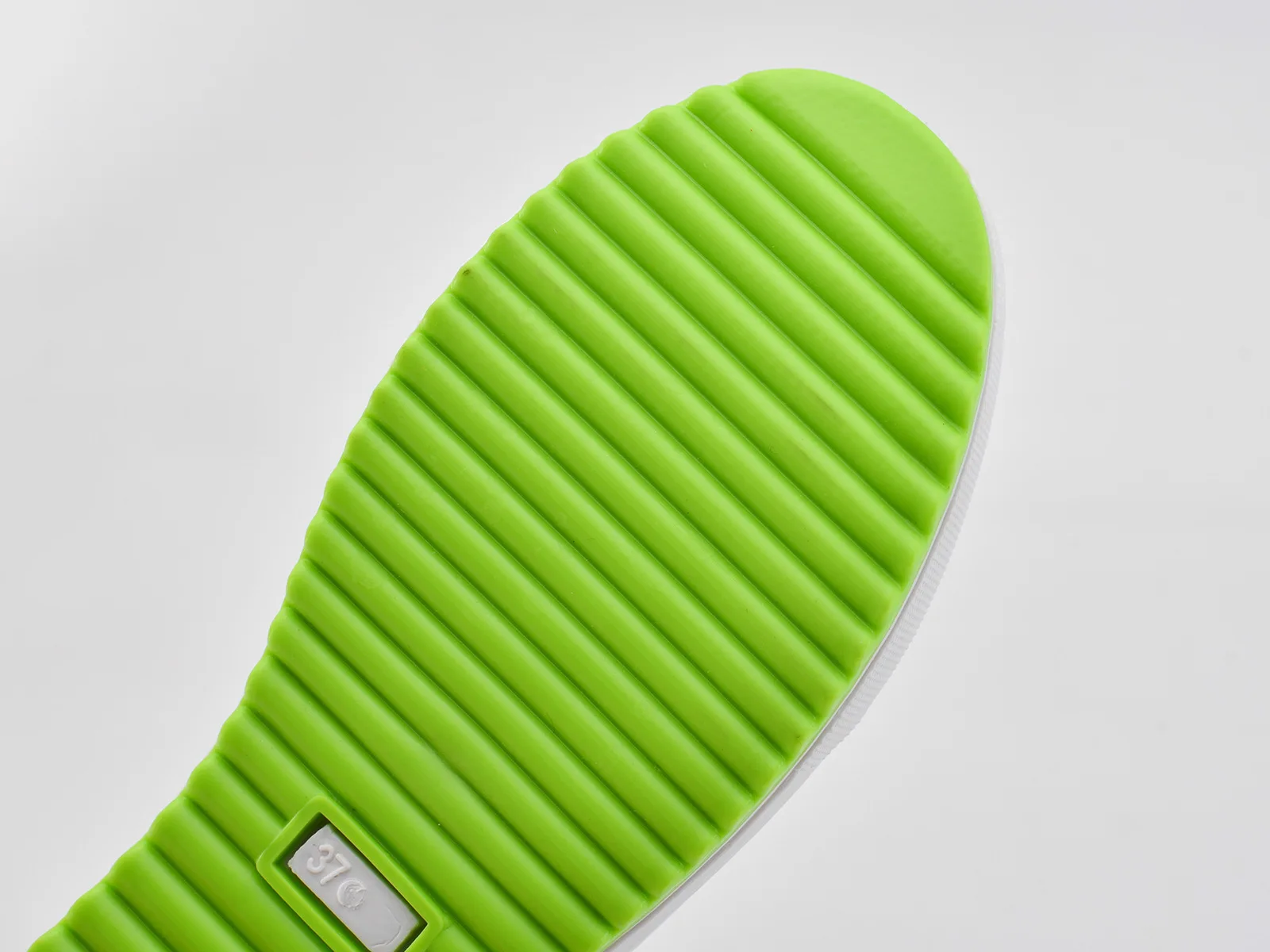 Новинка года; белые туфли на танкетке; женские Сникеры на платформе; tenis feminino; повседневная женская летняя парусиновая обувь; zapatos De Mujer
