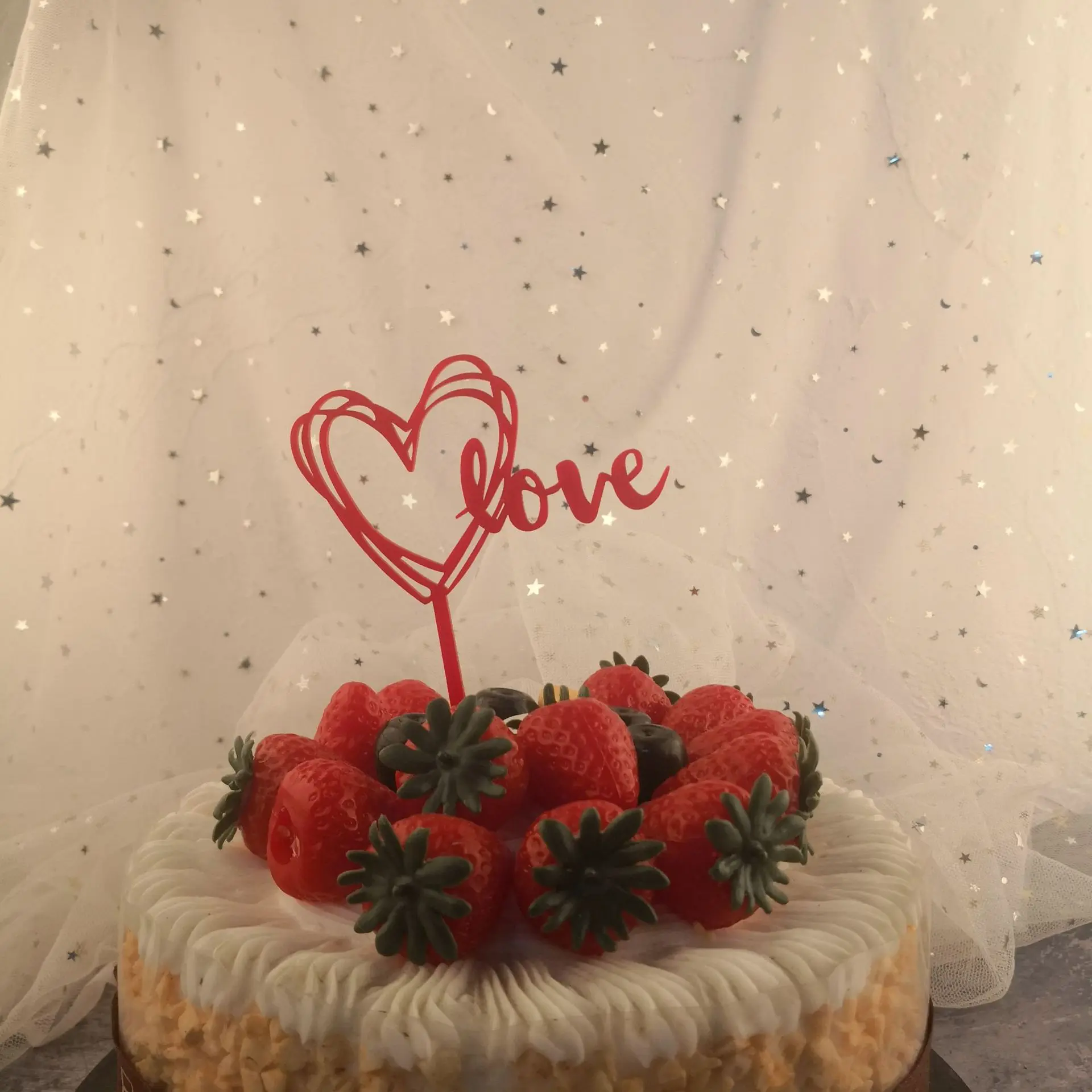 Акриловое волокно красного цвета с надписью Love капкейк сердечко фигурки жениха и