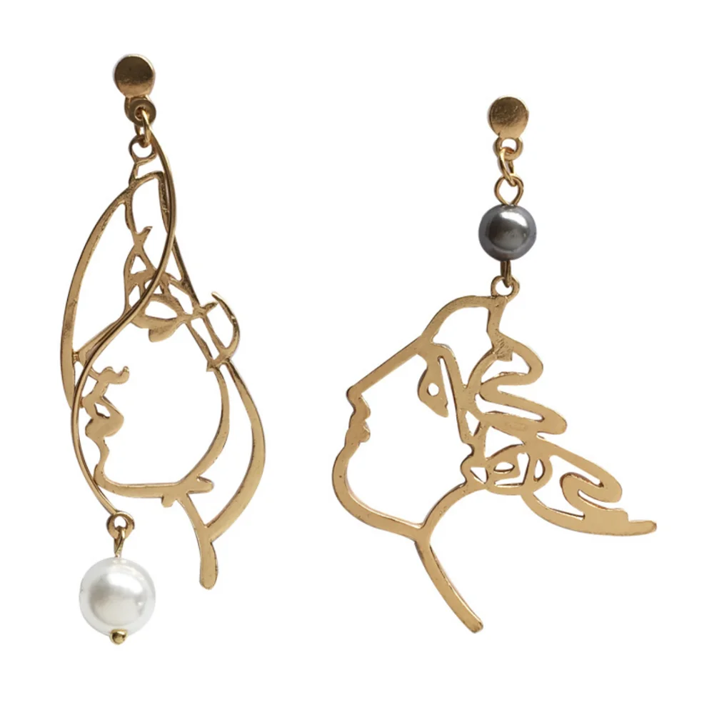 

2020 niche artistic side faces smooth lines earrings fashion simple pearl earrings asymmetric female