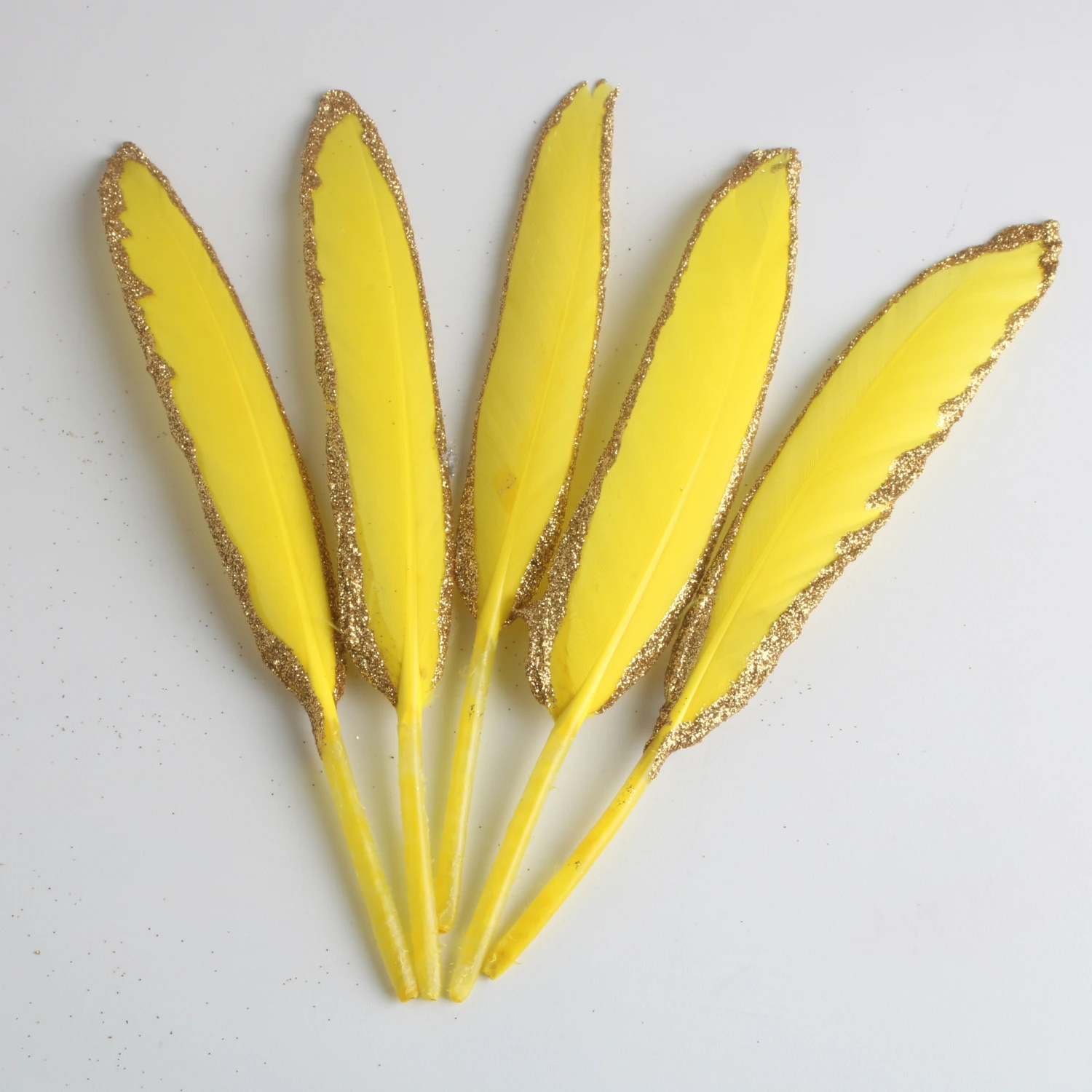 Оптовая продажа 10 шт./лот золото гусиных перьев на стопу длиной от до 15