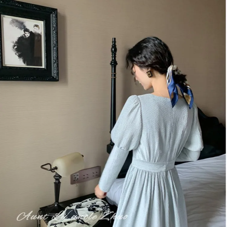 

New style French style retro court wind V-neck slim dress in early autumn 2020 bowknot women's long