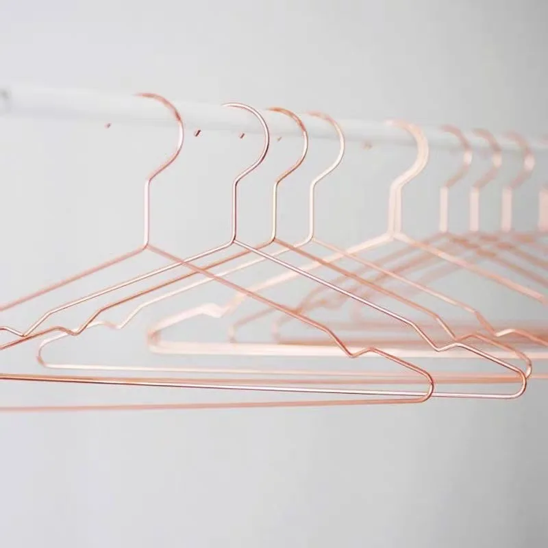 

Nordic Minimalist Furniture Racks Flat Wall-mounted Non-slip Clothes Hangers Iron Metal High-end Groove Hanger Hotel Supplies