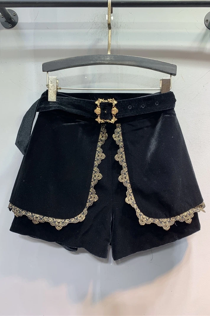 

2021 Spring New Black Lace Wide-Leg Shorts Women High Waist All-Matching A- Line Shorts Loose Base Bootcuts Girls Lady Shorts