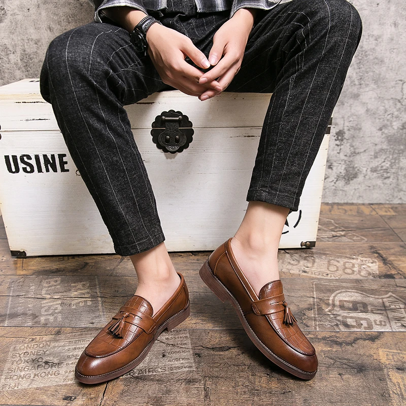

Luxury Casual Shoes Men slip on Black Leather Man Comfortable Flats tassel Men Shoes Loafers Shoes for Men Flats Office Shoes
