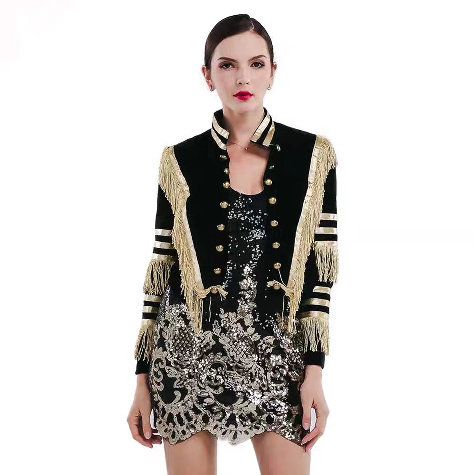 Женская бархатная приталенная куртка черная двубортная модельная вечерние