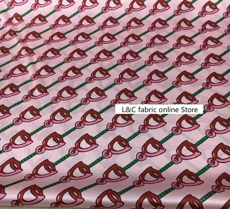 stretch fabric heavy silk brand pink horse chain print shirt dress silkworm satin for fashion design | Дом и сад