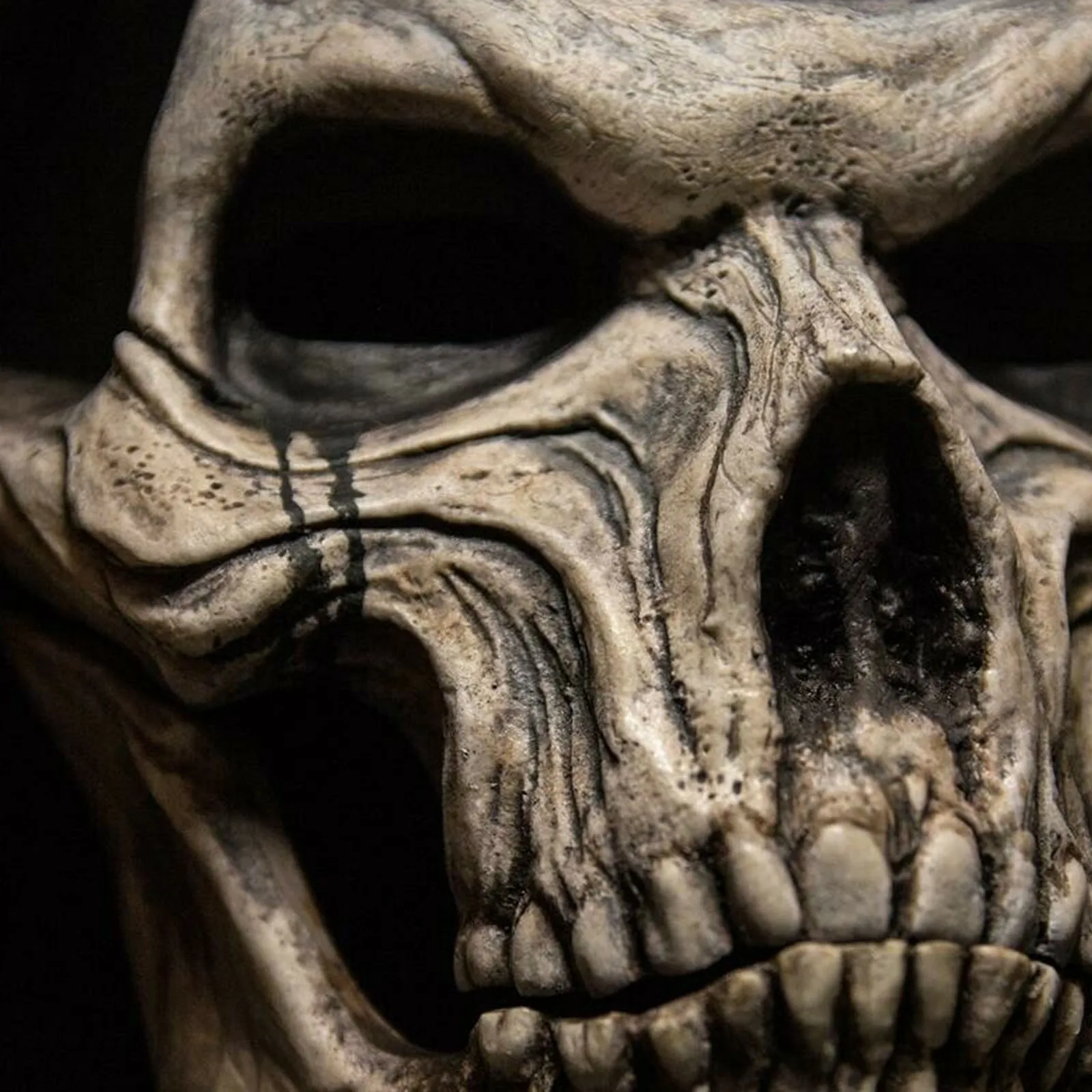 

Halloween Movable Jaw Full Head Skull Mask Halloween Home Party Decoration Horror Helmet Scary Mask Masquerade Holiday Party