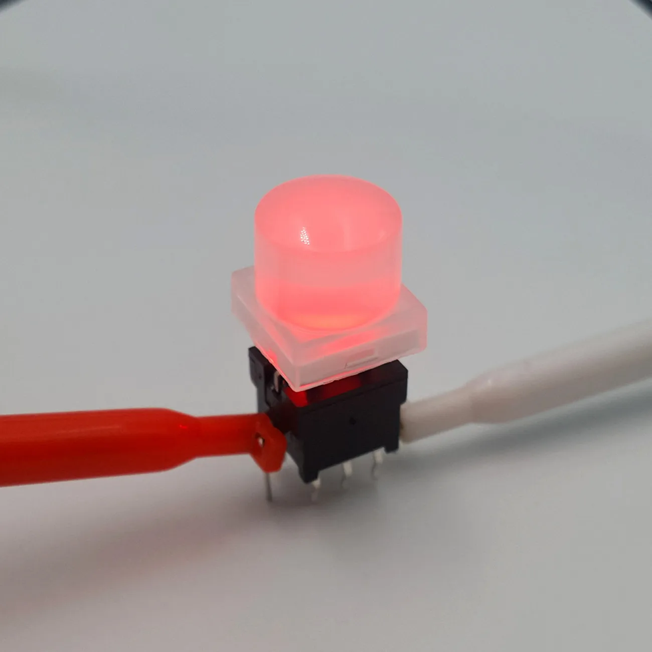 

Переключатель Honyone TS6-A 10мм белый