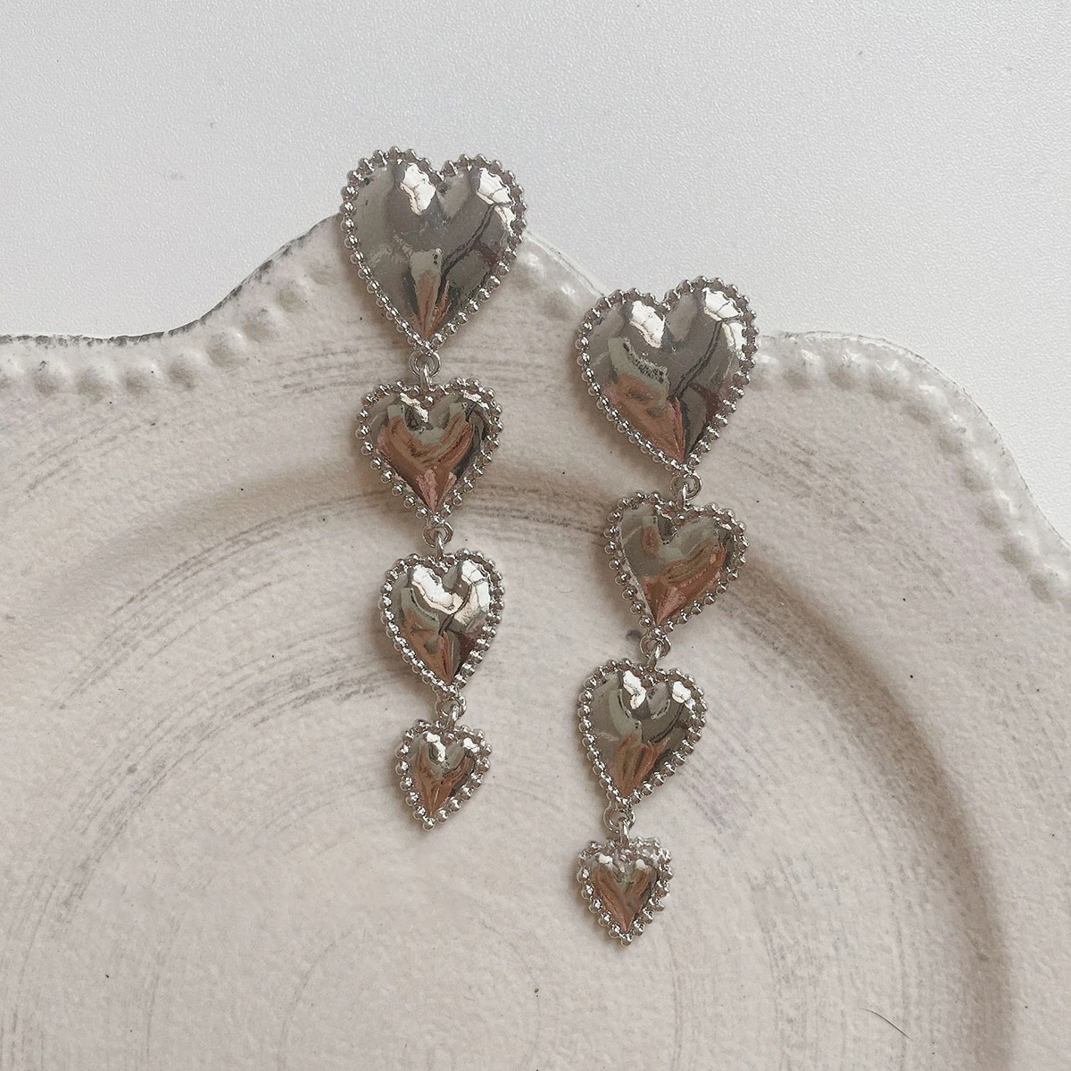 

AENSOA New Design Layered Heart Long Drop Earrings for Women Vintage Fashion Silver Color Love Heart Dangle Earring Trendy 2021