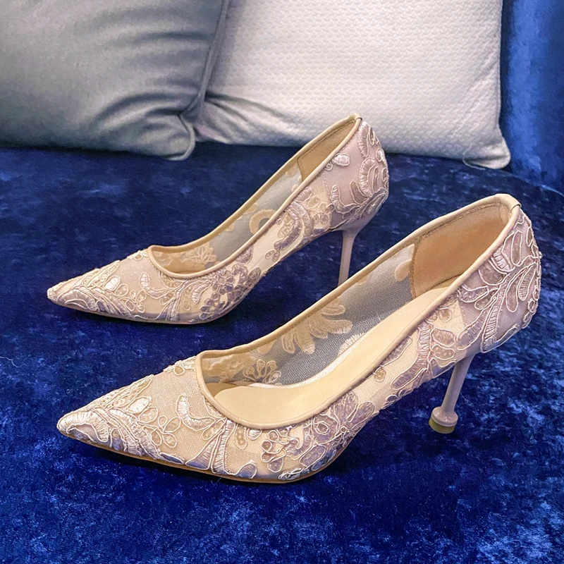 Модельные туфли для невесты светильник облако с вышивкой на высоком каблуке 6 см 8