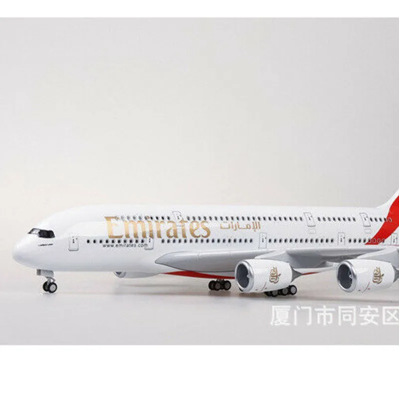 Модель самолета 1/160 Emirates A380 имитация пассажирского со светодиодной подсветкой |