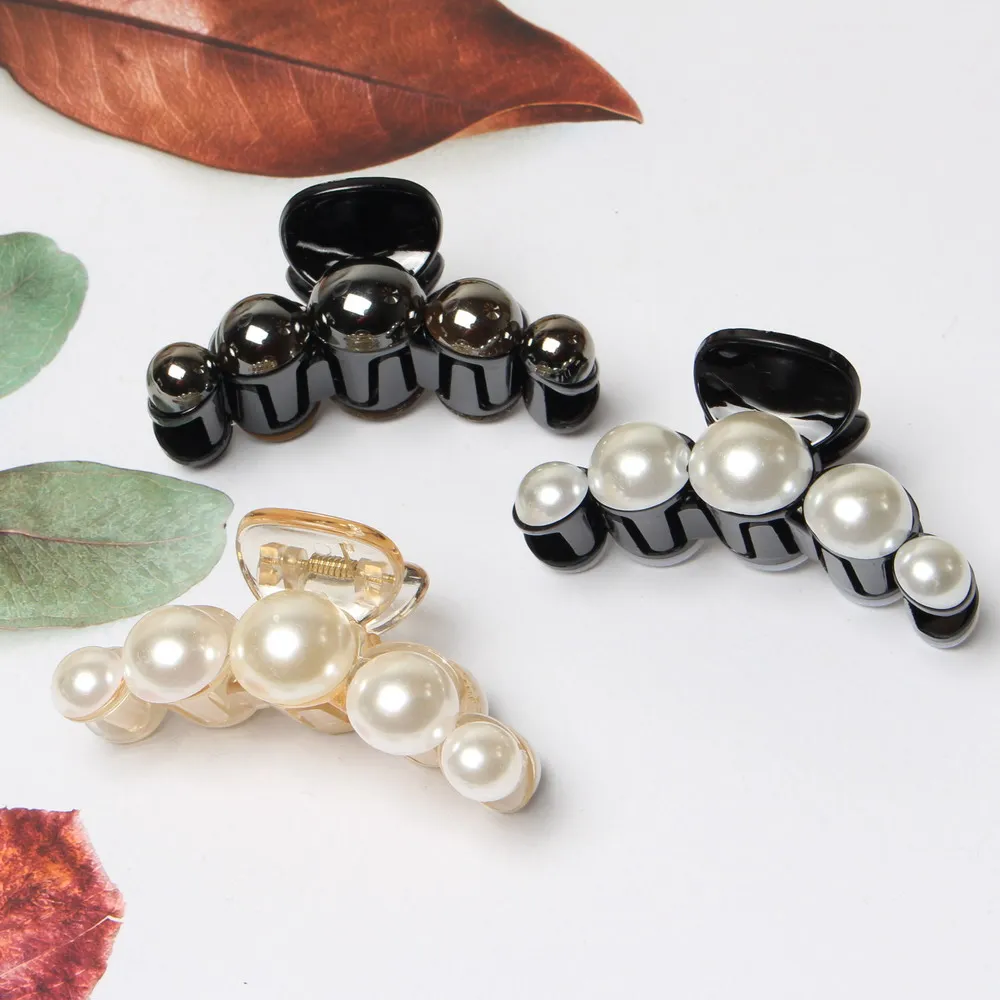 

Big Pearl Hair Claw Clips for Women Girl Plastic Hair Clamps Elegant Hair Accessories Hair Caught Medium Black Hairpins Gripper