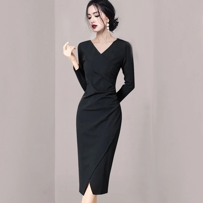 

Женское облегающее платье с V-образным вырезом и юбкой