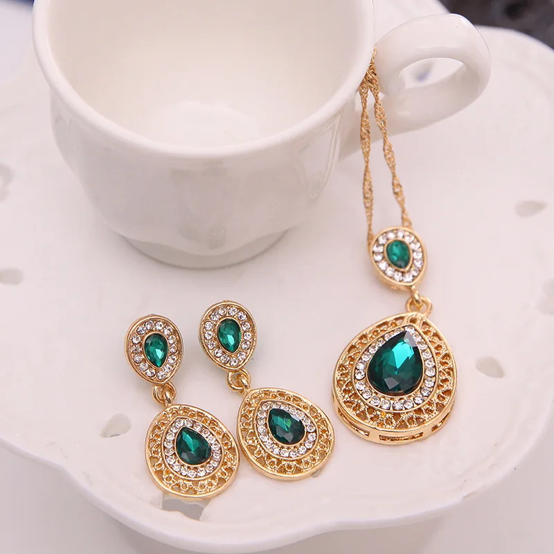 

Fashion Women Rhinestone Crystal Pendant Necklace Chain Earrings Jewelry Set