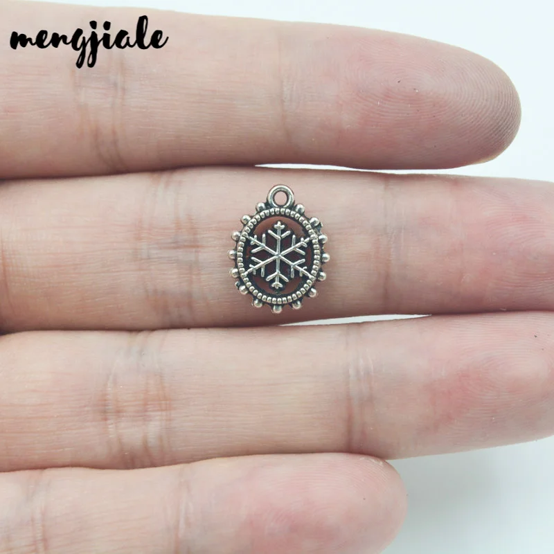 Металлические античные серебряные подвески снежинки на ожерелье ювелирных изделий, 40 штук в наборе, MENGJIALE, 15*12 мм.