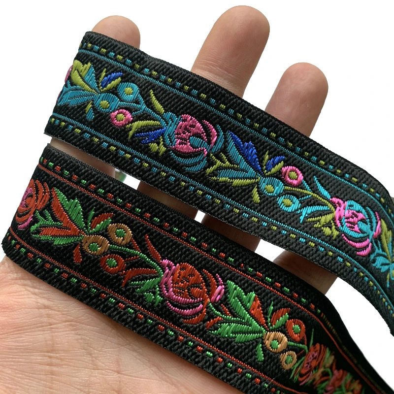 

7 ярдов 1,3 дюйма 33 мм цветной цветок тотем черный фон жаккардовая лента