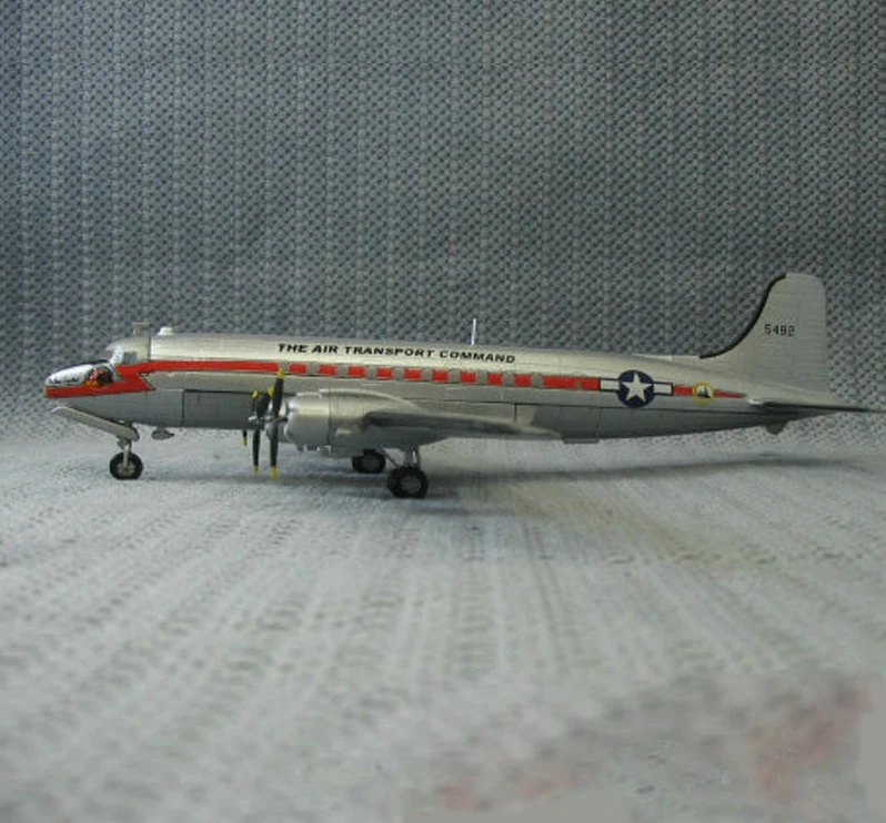 Оригинальный 1:144 США C 54 Skymaster стратегического транспортного самолет предметы