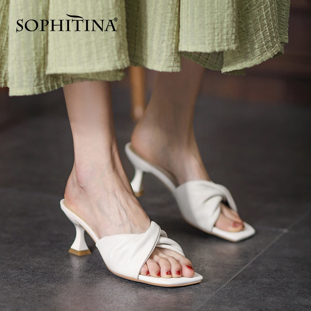 

Летние женские шлепанцы SOPHITINA, повседневные кожаные, с открытым носком, плиссированная Уличная обувь, удобные, WO17