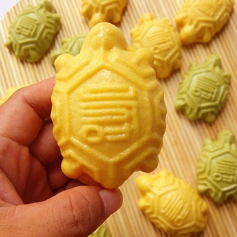

Wooden Moon Cake Mold 3D Flower Pastry Baking Tool for Making Mung Bean Ice Skin
