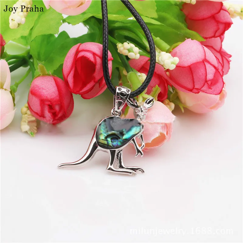 

Personality animal necklace / Natural abalone shell beach pendant necklace