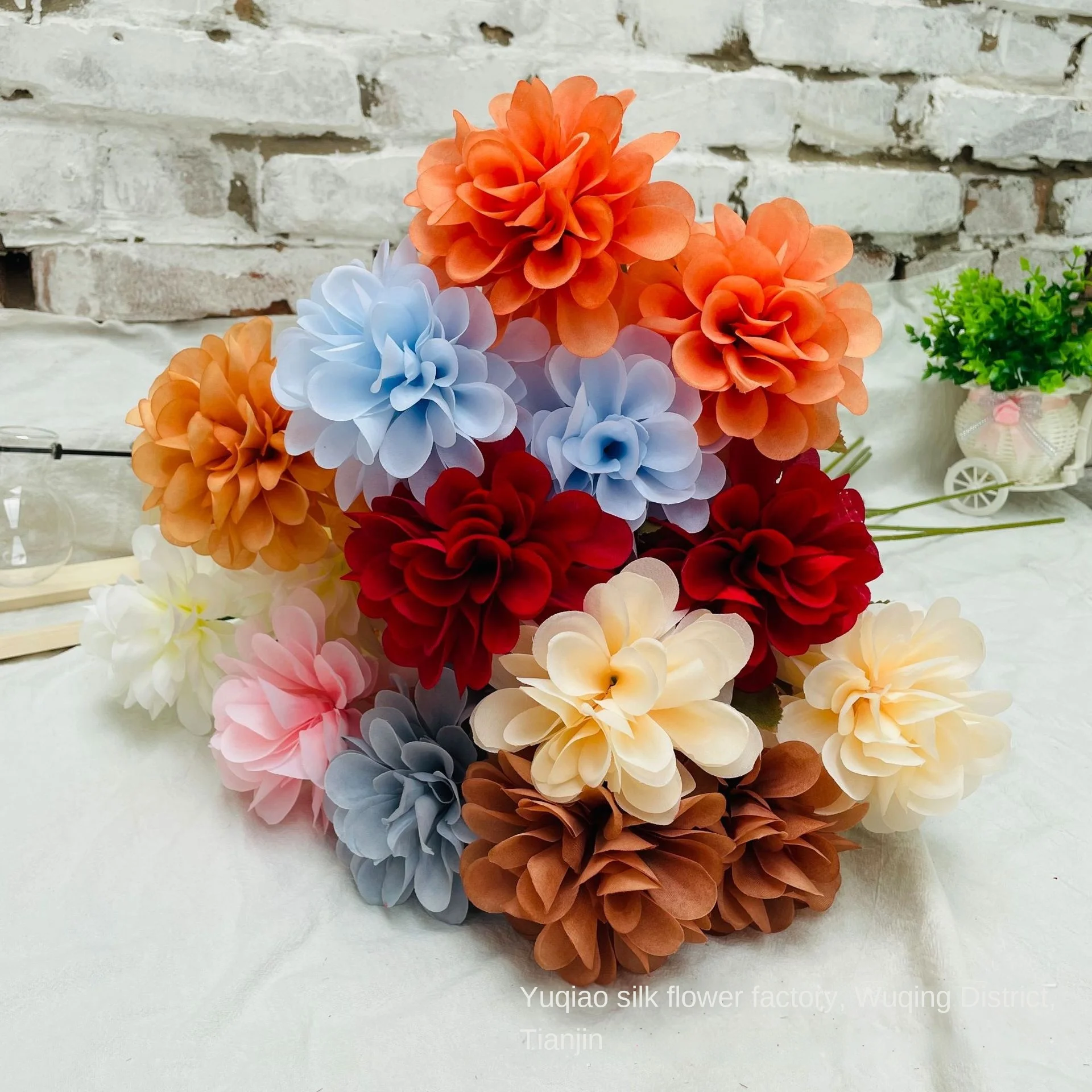 

Nordic style home simulation rich chrysanthemum multi-layer chrysanthemum thousand layer chrysanthemum table bouquet photography