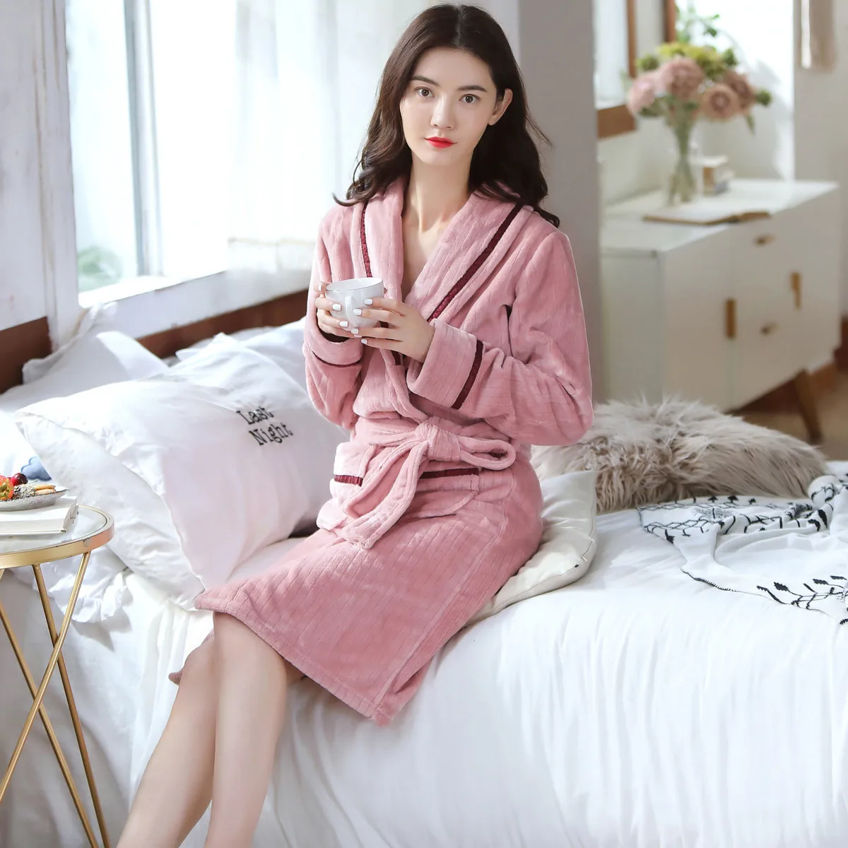 

Newest Thicken Warm Soft Flannel Robe Female Winter Long Bathrobe Sexy V-Neck Women Kimono Nightgown Lounge Sleepwear Bath Robe