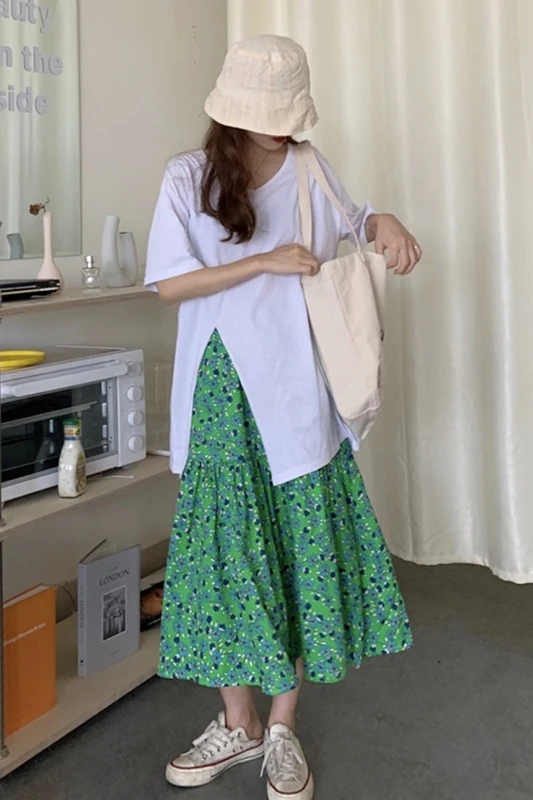 

Green floral skirt women's summer 2021 new high waist A-line swing skirt shows thin cover crotch medium length skirt