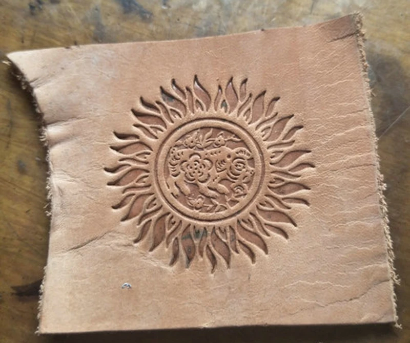 Может быть свободно Китайский Зодиак шаблон металлическая форма-маленький