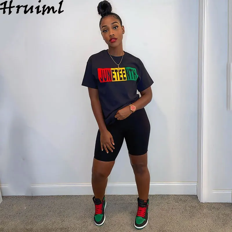 Женский комплект черный топ с коротким рукавом и короткие брюки принтом летний