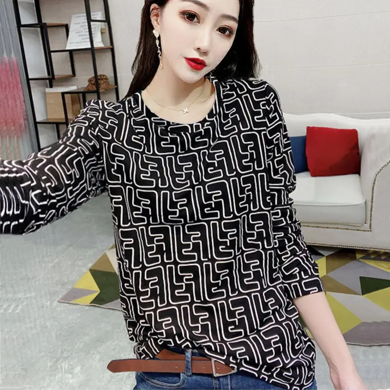 

Spring and autumn new long sleeve T-shirt women's printed jacket 2021 Korean fashion loose slim Joker base shirt