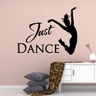 Виниловая наклейка на стену с надписью Веселая танцующая девушка