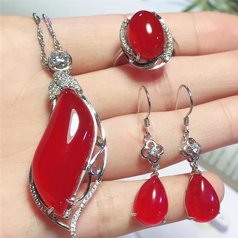 

Комплект из колье, серёг и кольца, из серебра 925 пробы