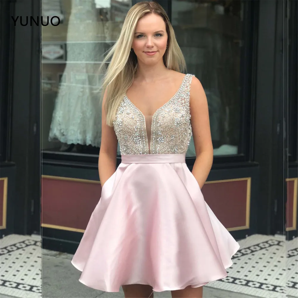 

YUNUO Sparking Beading Homecoming Dress Vestido De Formatura Curto Sheer V-neck Satin Short Graduation Dresses Zipper Back