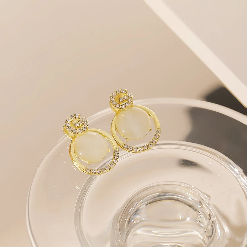 

Fahion Elegant Gold Color Crystal Earring For Women Simple Korean Style Earrings Accessories Party Engagement Jewelry Gift